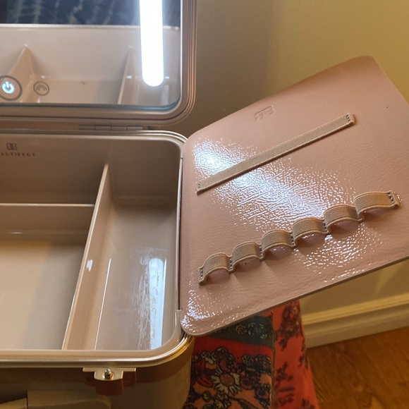 Beautifect Makeup Case - Picture 6 of 9